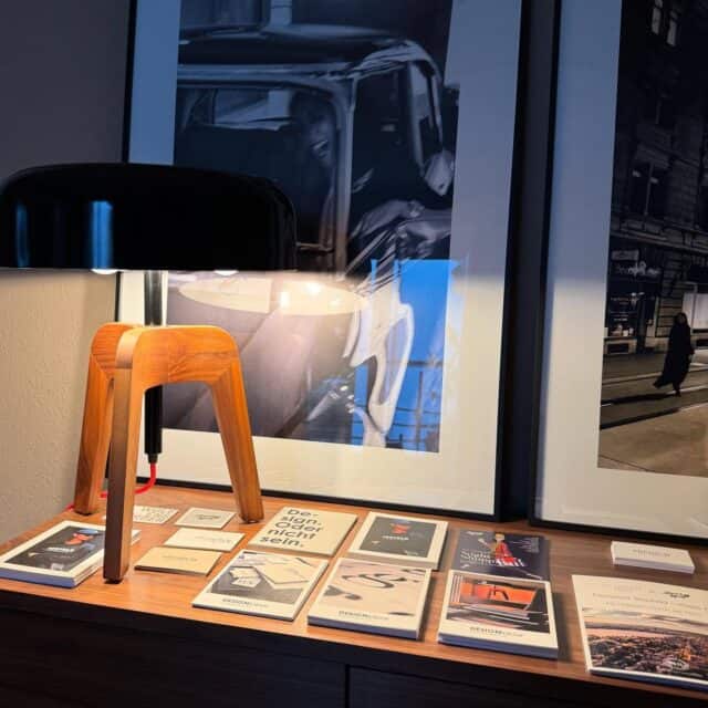 MOOD - Back at the office!
New Year. New Energy. New Opportunities.

DESIGN. ODER NICHT SEIN.
Design Labor, Visual Design Agency
Signaustrasse 14
CH-8008 Zürich
T 079 887 78 88
info@design-labor.ch
www.design-labor.ch

#brochure #postcards #businesscards #graphics #design